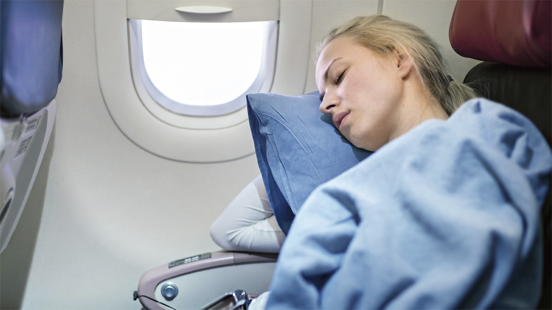 Как заснуть в самолете
